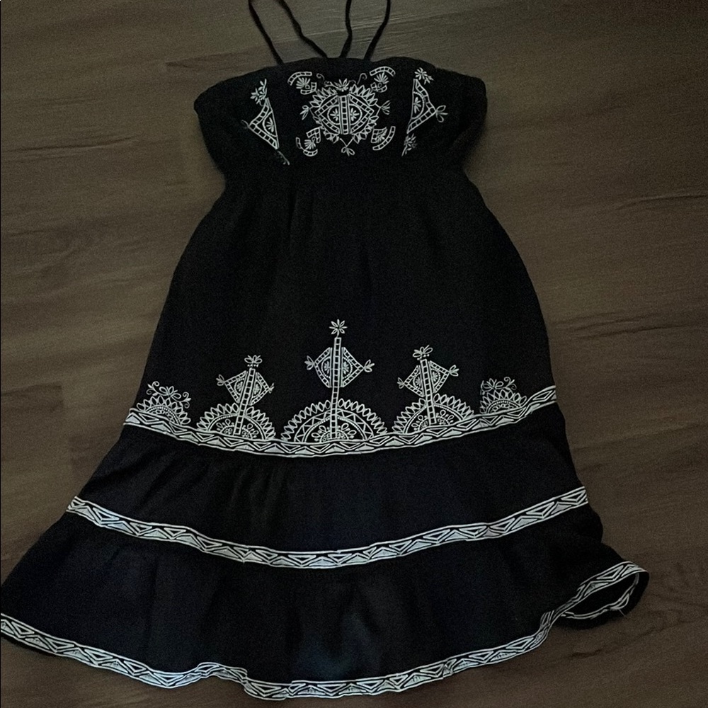 Twenty One embroidered Classic Women' dress Size S/P